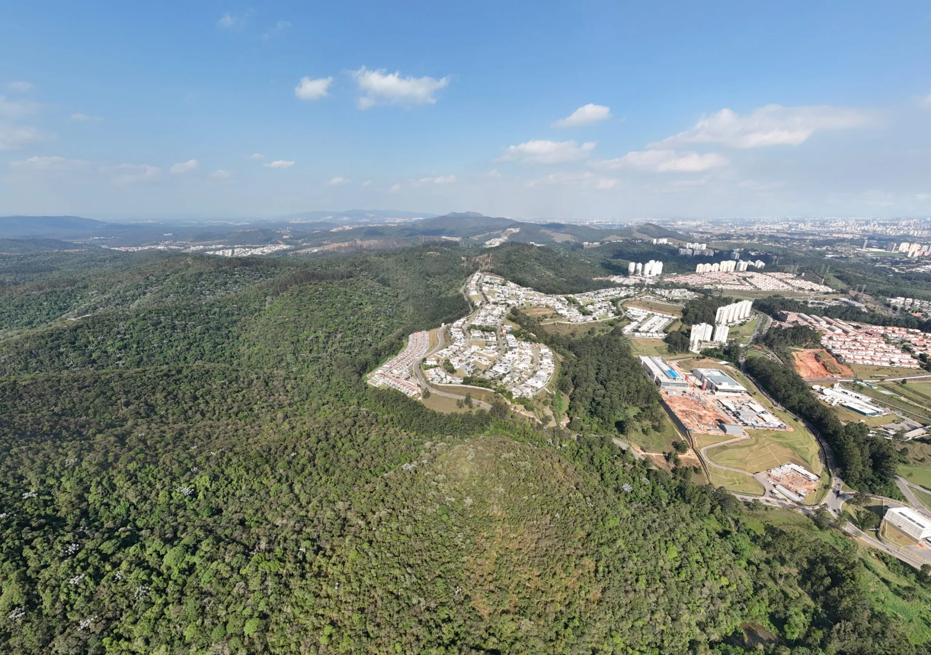 Vista aérea da Mata Voturussu envolvendo o Residencial 10